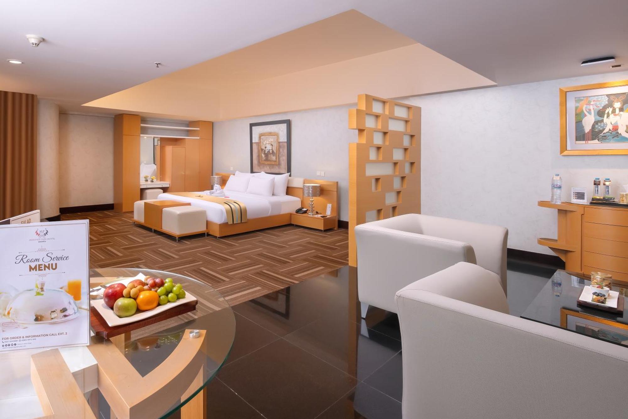 Merlynn Park Hotel Jakarta Exterior foto