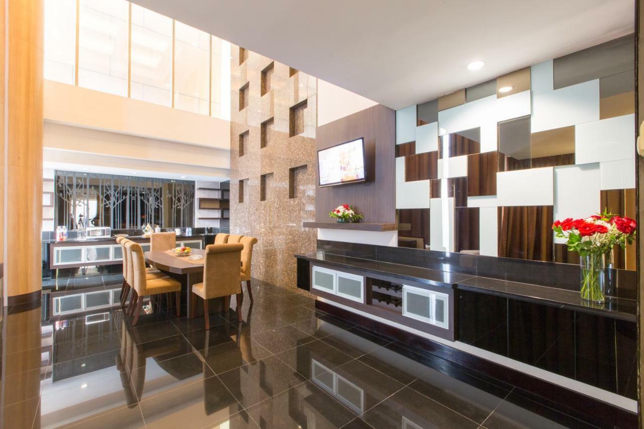 Merlynn Park Hotel Jakarta Exterior foto